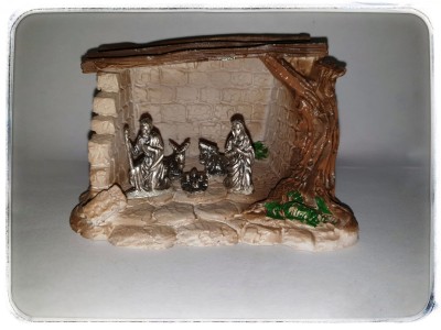 PRESEPE IN RESINA 6X10 CM.