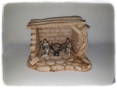 PRESEPE IN RESINA 10X6 CM.